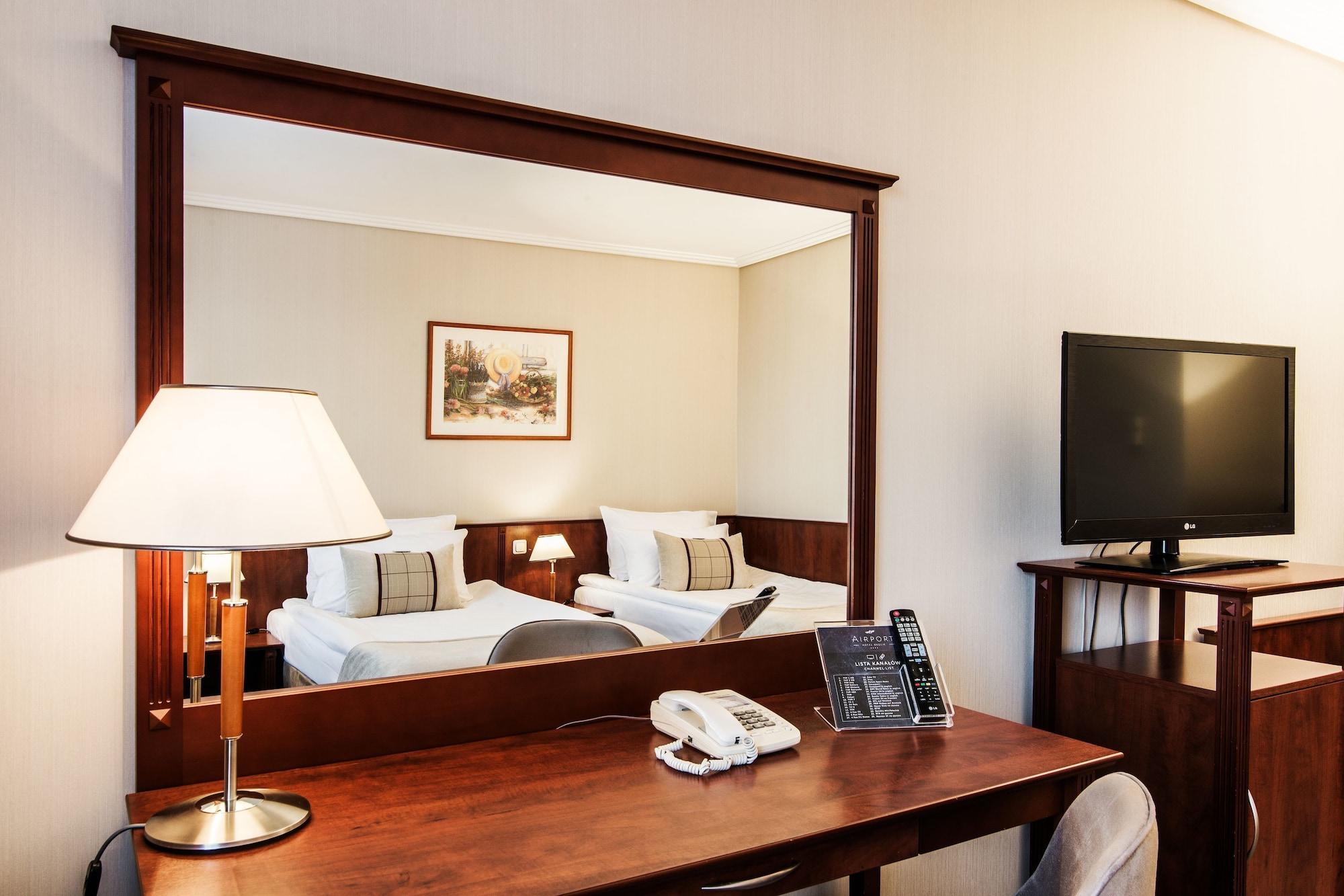 Hotell Airport Okecie 4*