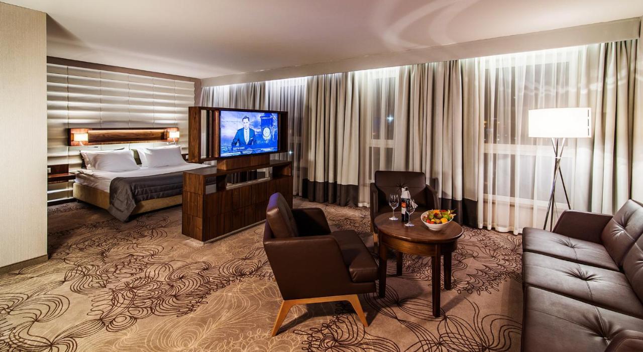 Airport Okecie 4*